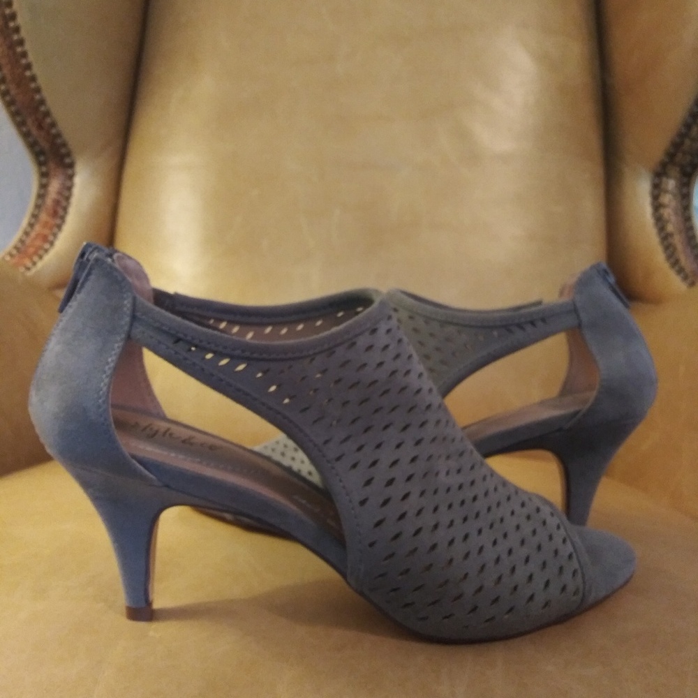 Style & Co. heels